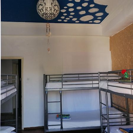Thissio Room In The Apartmen Share Athen Exterior foto