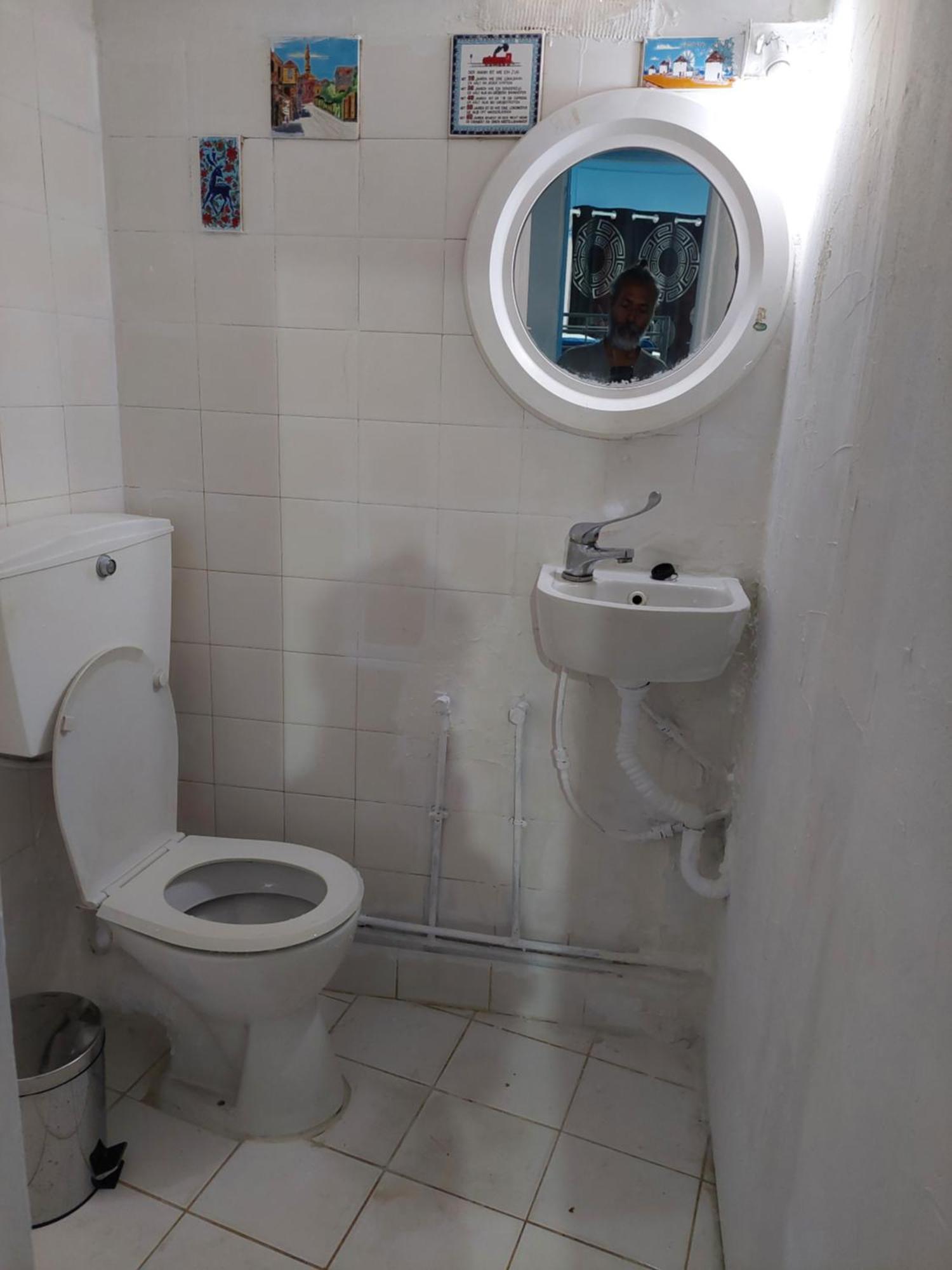 Thissio Room In The Apartmen Share Athen Exterior foto